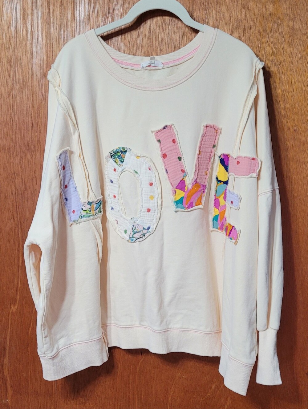 Easel Very Oversized Large Top Love Applique (1696)